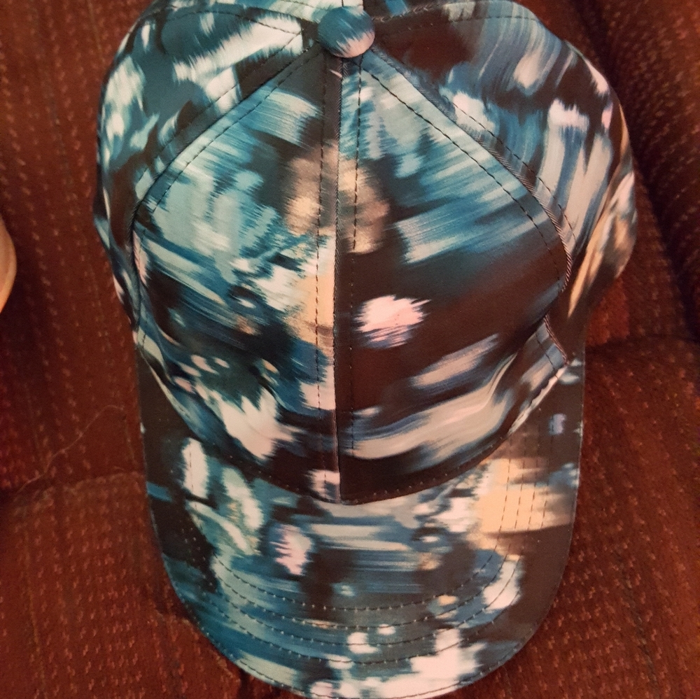 Ponytail ball hat
